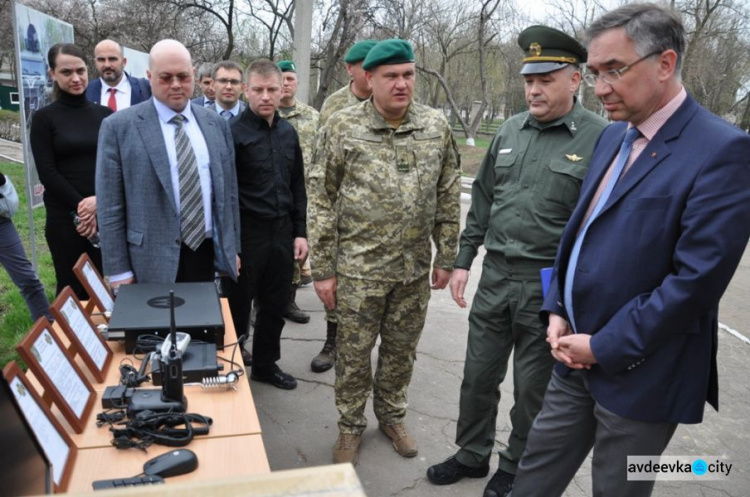 Пограничники на Донетчине получили от  Канады оборудование для защиты от кибератак (ФОТО)