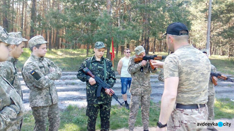 Авдеевские школьники в Святогорске принимают участие в военно-патриотической игре "Сокол"