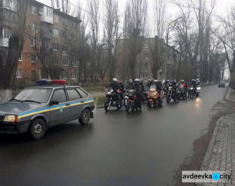 Авдеевские байкеры открыли сезон мотопробегом по городу (ФОТОФАКТ)