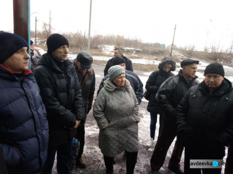 Ещё один шаг к запуску: в Авдеевке обследуют газопровод в частном секторе (ФОТОФАКТ)