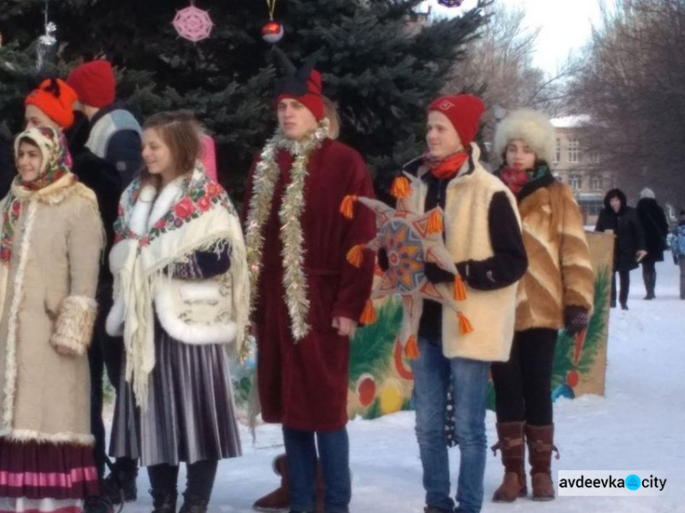 В Авдіївці вертепували майбутніі лідери з усієї країни (ФОТО)