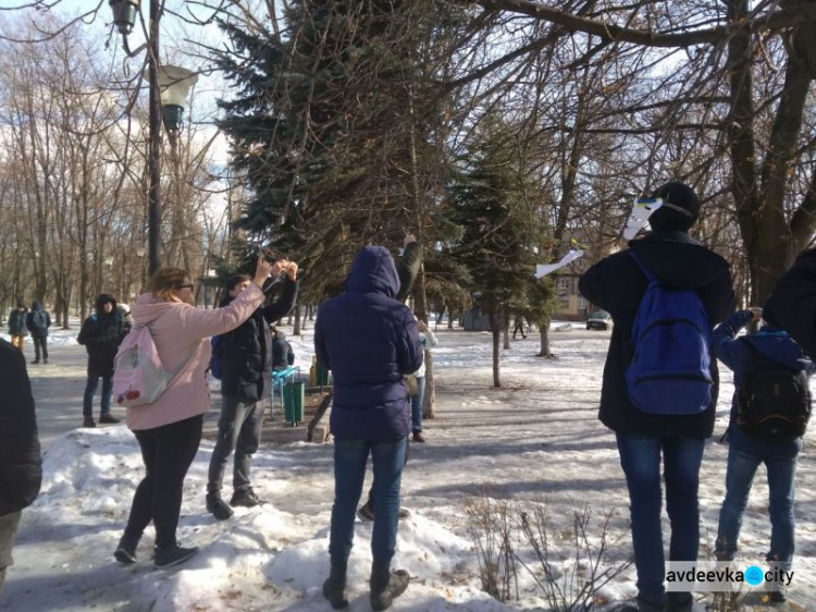 В Авдіївці вшанували героїв Небесної сотні тихою акцією (ФОТО)