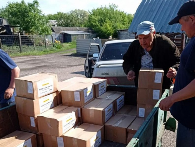 Мешканці Очеретинської громади отримали гумдопомогу від  Метінвесту та Фонду Ріната Ахметова (ФОТОФАКТ)