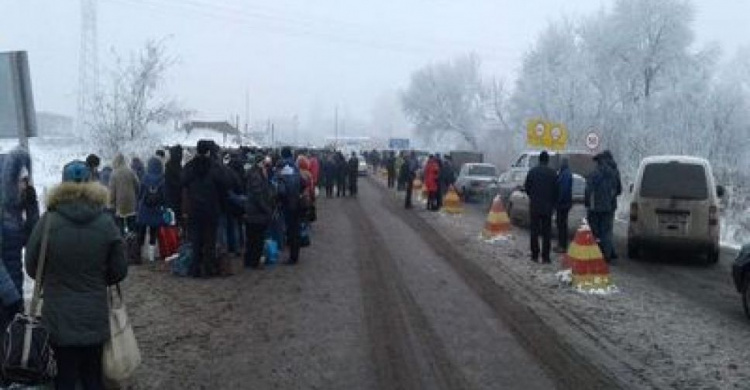 Обстрел и очереди: полная сводка с КПВВ на линии разграничения в зоне АТО