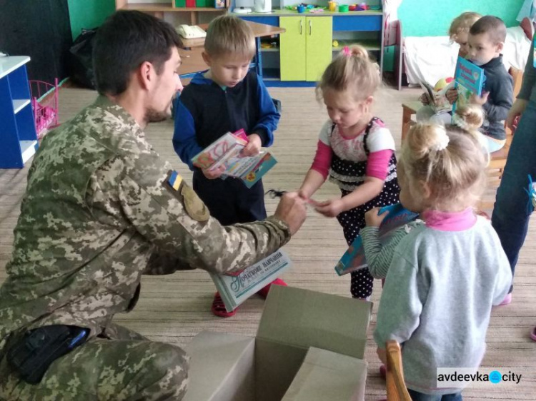 Авдеевские «симики» рассказали школьникам о боеприпасах (ФОТО)