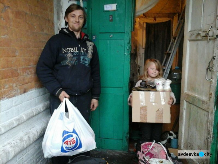 «Симики» помогли жителям Авдеевки и Песок