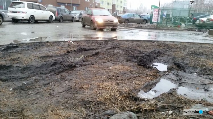 Безответственные авдеевские водители развозят грязь по всему городу