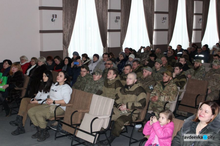 Группа ТНМК выступила в Авдеевке перед военными и спасателями (ФОТО)