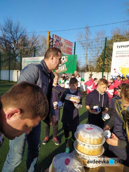 В Авдеевке состоялся турнир по мини-футболу среди детей 11-12 лет на Кубок Мусы Магомедова (ФОТО)