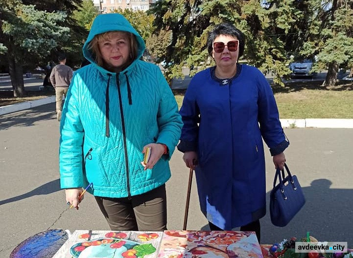 Рік тому у День людей похилого віку в Авдіївці вперше провели яскравий фестиваль «Ретро NEW осінь»: як це було