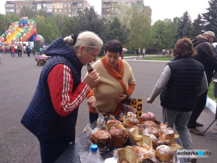 Гостей Фестивалю мистецтв в Авдіївці нагодували безкоштовно та смачно (ФОТО)