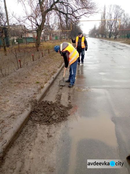 В Авдеевке проведен ряд работ по очистке города от мусора (ФОТОФАКТ)