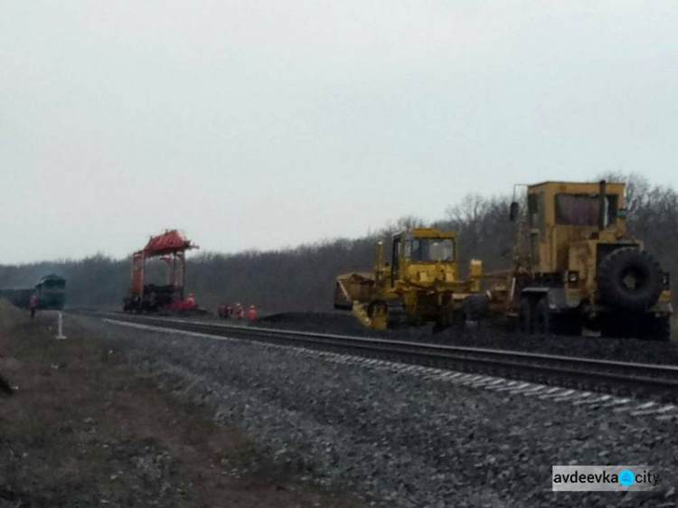 Поезда для Донбасса: железнодорожники работают над увеличением пропускной способности (ФОТО)