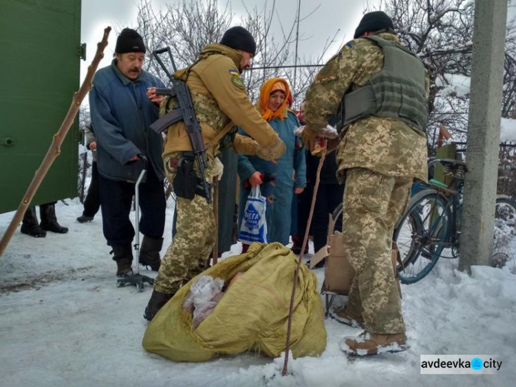 "Симики" доставили гуманитарку  в два недавно освобожденных села  на Донетчине (ФОТО)