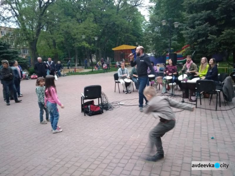 В Авдеевке прошёл концерт под открытым небом (ФОТО)