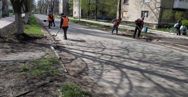 Чистий четвер в Авдіївці (ФОТОФАКТ)