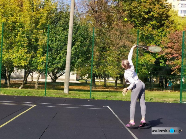 На теннисном турнире в Авдеевке победителями стали девушки (ФОТО)