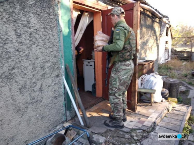 Авдеевские «симики» оказывали помощь гражданскому населению