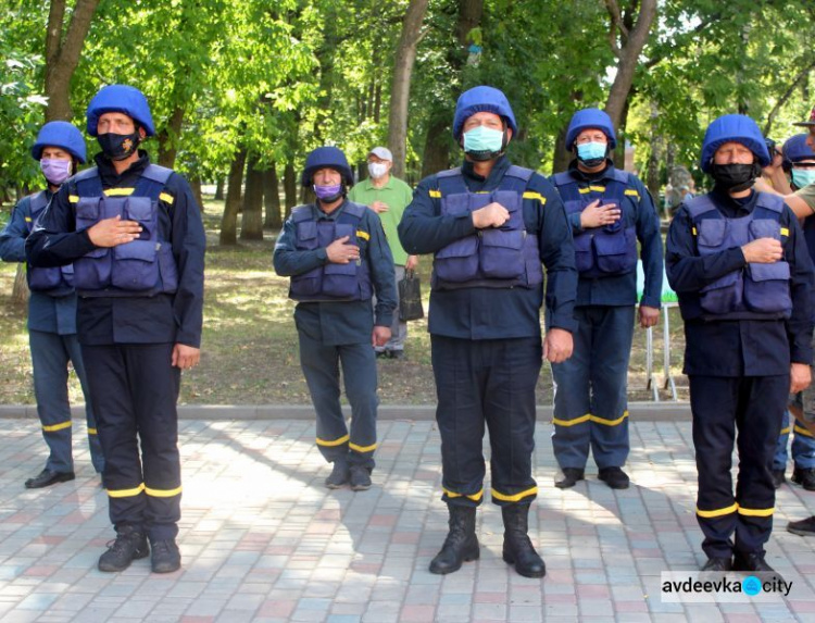 В Авдеевке спасателей ГСЧС Украины поблагодарили за восстановленные дома