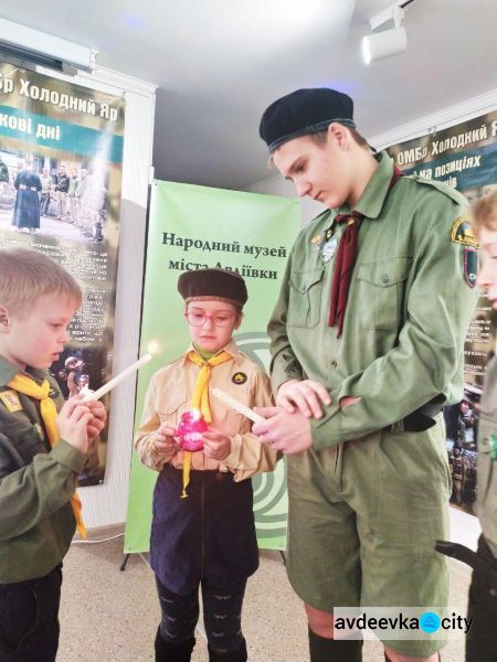 В Авдіївку пластуни доставили Вифлеємський вогонь миру (ФОТО та ВІДЕО)