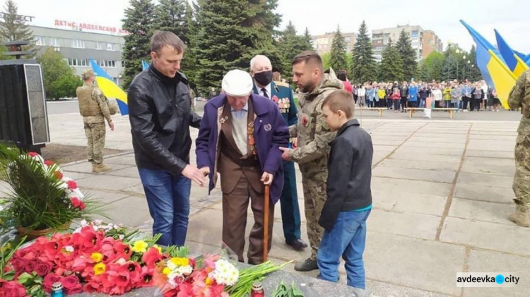 В Авдеевке прошёл митинг по случаю 76-й годовщины Победы над нацизмом во Второй мировой войне 