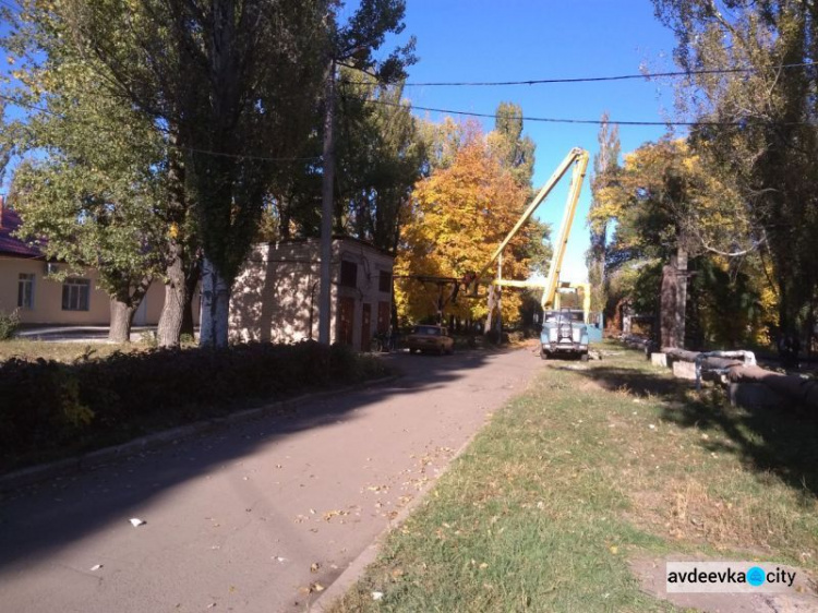 Авдеевские коммунальщики обвинили активистов в срыве важных работ (ФОТО)