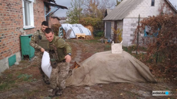 Воду, зерно и духовную пищу распространили авдеевские «симики»