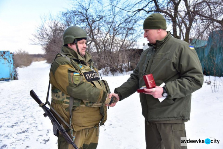 Полицейский из Авдеевки получил  награду от Президента Украины (ФОТО) 