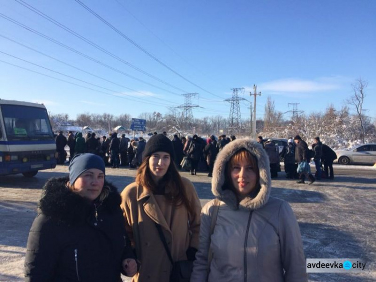 КПВВ «Майорск» глазами нардепа: кошмарные очереди, переохлаждения и врач-переселенец