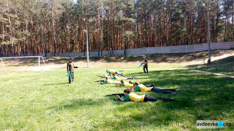 Авдеевские школьники в Святогорске принимают участие в военно-патриотической игре "Сокол"