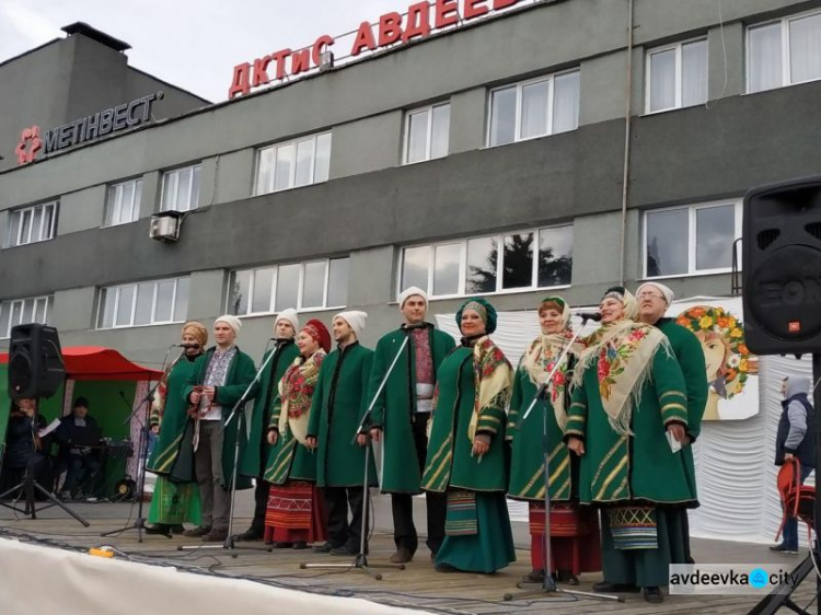 Масленичный разгуляй: Авдеевка весело встречала весну (ФОТОРЕПОРТАЖ)