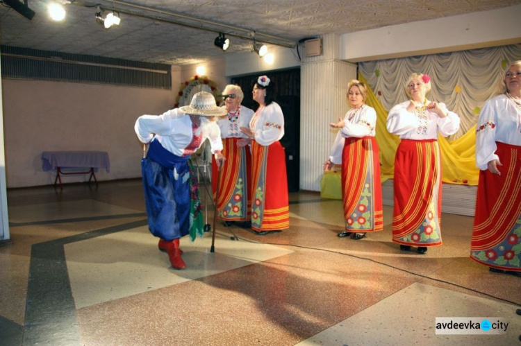 В Авдеевке вновь заработал «Веселый каблучок» (ФОТО)