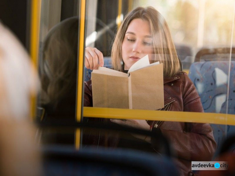 Більшості українцям не вистачає часу на читання: дослідження