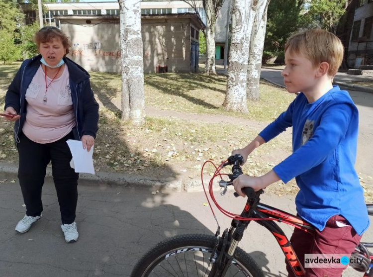 Авдеевские школьники в День без автомобиля устроили соревнования на "великах"