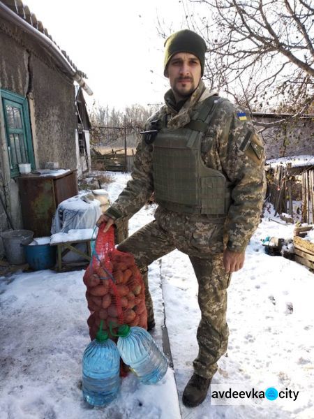 Неделя авдеевских «симиков»: розданы зерно, фрукты и теплые вещи (ФОТО)