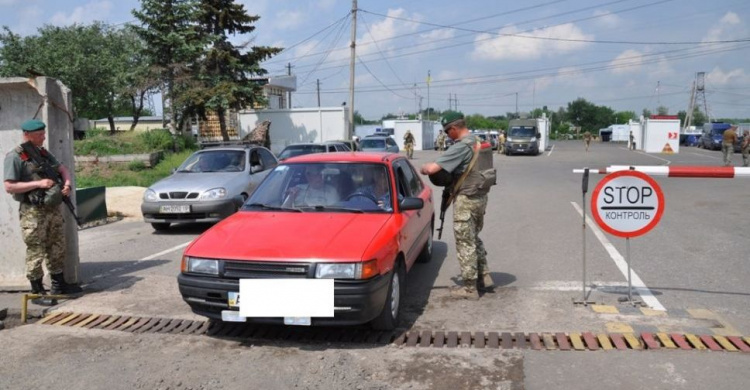 У донбасских КПВВ скопилось очень мало машин, КПВВ «Майорское» - закрыт