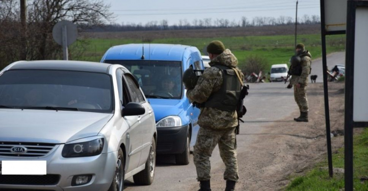 Появилась новая сводка с КПВВ на линии разграничения: очереди на утро 22 мая и статистика пересечения за 21 мая