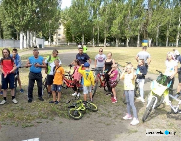 В Авдеевке прошел велопробег по улицам родного города