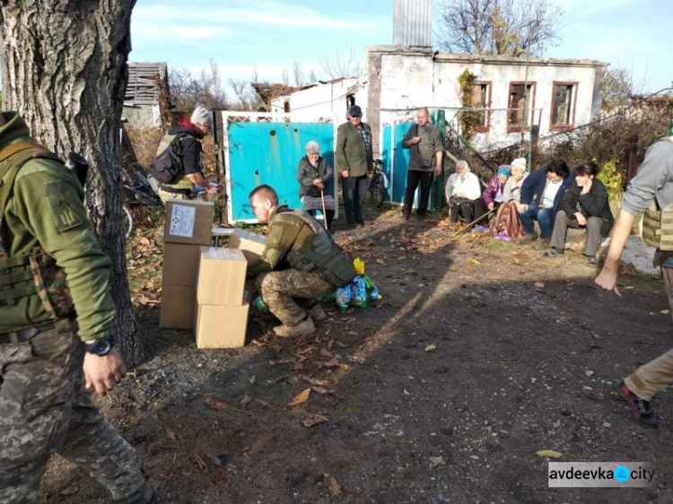 Авдеевские «симики» помогли жителям прифронтовых поселков