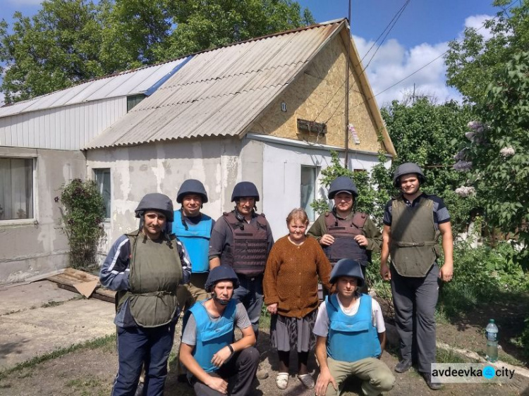 Спасатели восстанавливали поврежденное обстрелами жилье в Авдеевке, Марьинке и Красногоровке