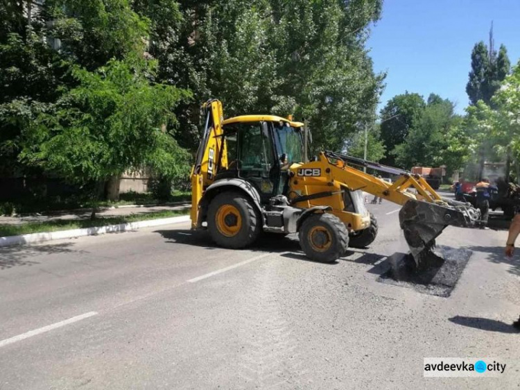 В Авдіївці стартував ремонт автодоріг