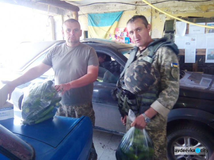 На позициях ОС у Авдеевки читали стихи (ФОТО)