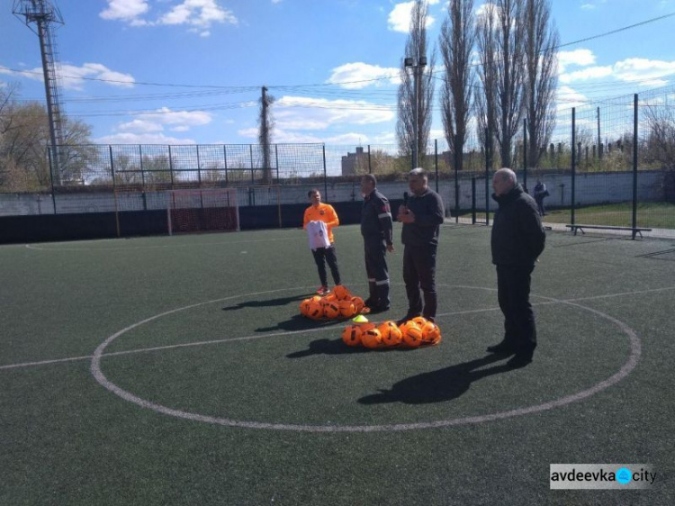 Ради детей: В Авдеевке стартовал футбольный проект “Давай, играй!” (ФОТО+ВИДЕО)