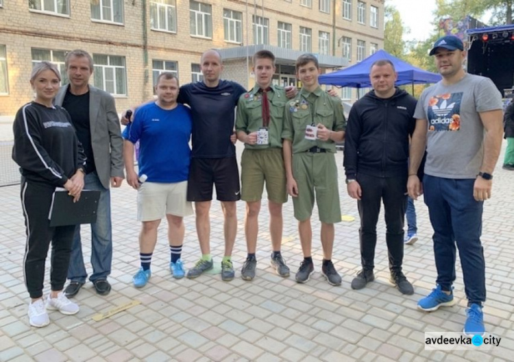 АВДЕЕВКА ФМ: спортсмены города освоили теннисбол