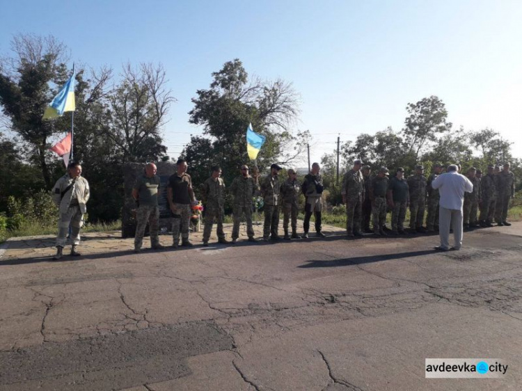 Авдеевские симики возвращали свет и развозили помощь (ФОТО)