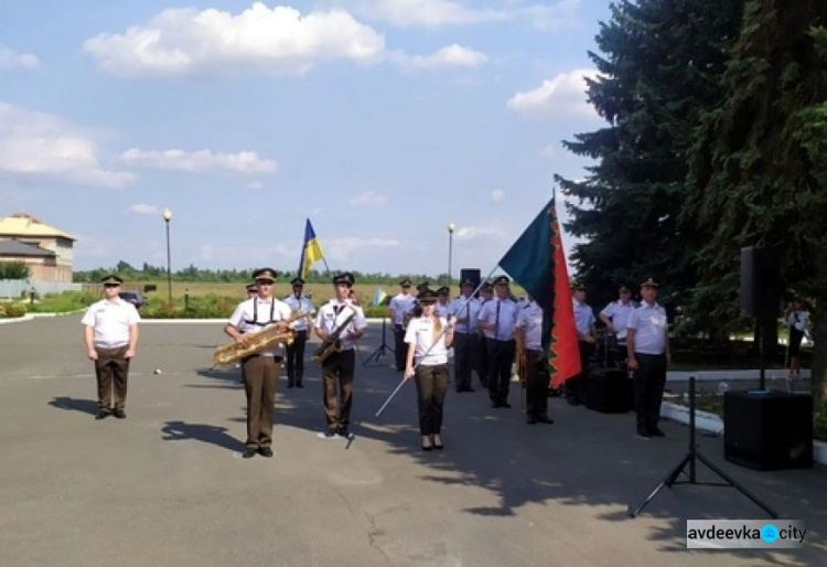 Авдіївка зустріла патріотичний автопробіг (ФОТО)