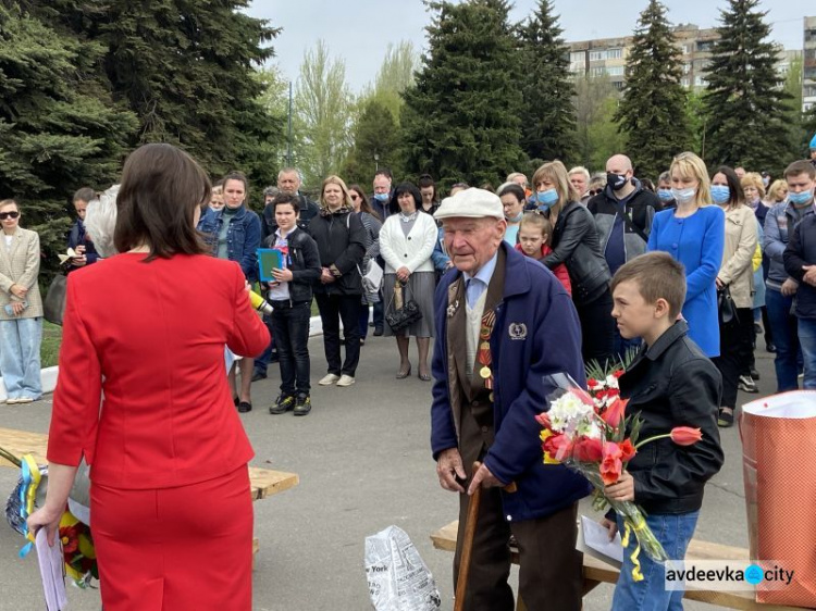 В Авдеевке прошёл митинг по случаю 76-й годовщины Победы над нацизмом во Второй мировой войне 