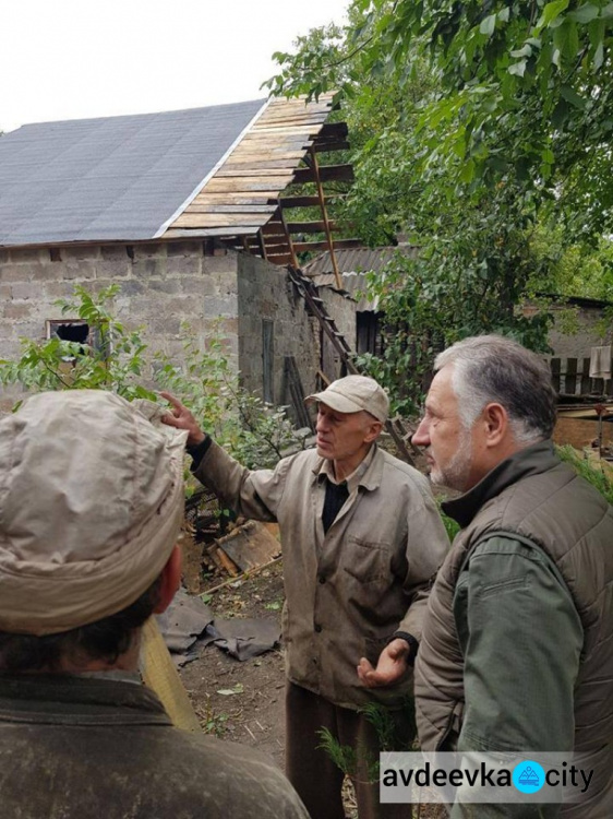 Губернатор проинспектировал восстановление Авдеевки: фоторепортаж