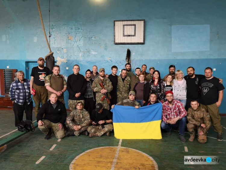 Артисти завітали до поліцейських в Авдіївці (ФОТО)