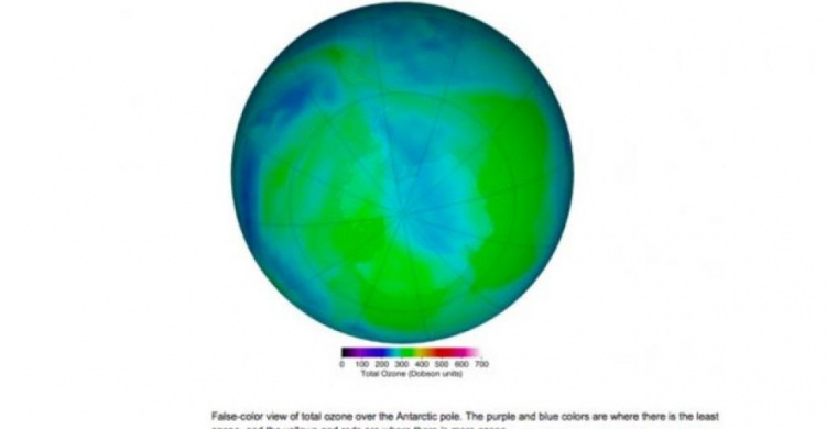 Над Антарктикой закрылась рекордная озоновая дыра